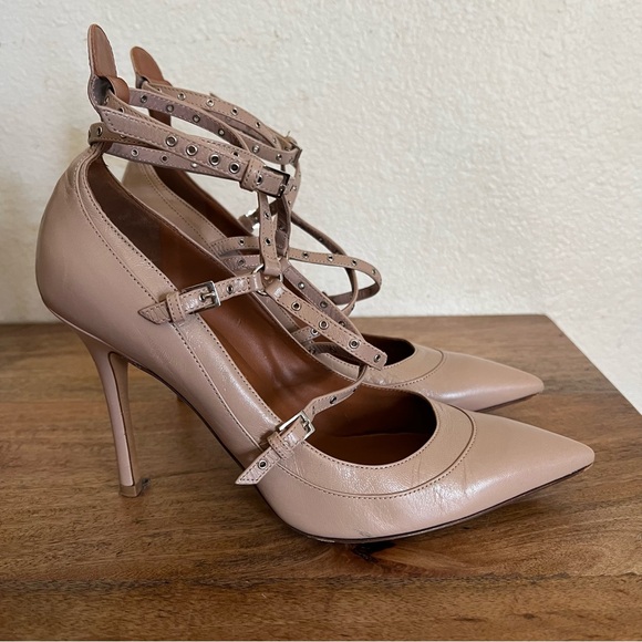 Valentino Garavani Shoes - Valentino Garavani Nude Heels